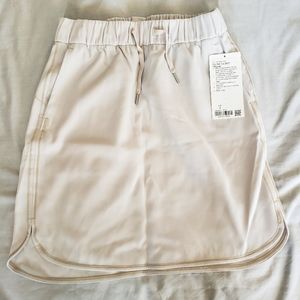 Lululemon On the Fly skirt